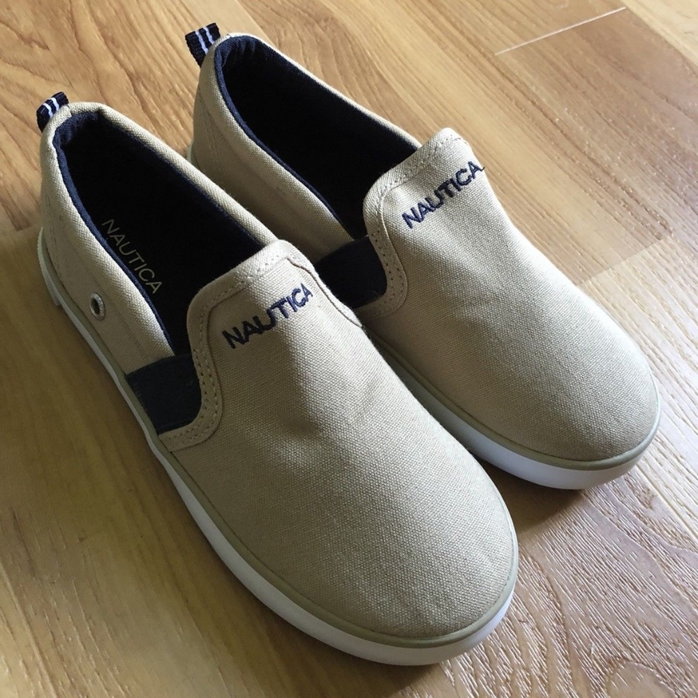 NEW Nautica Tan Canvas Slip On Shoes (12)